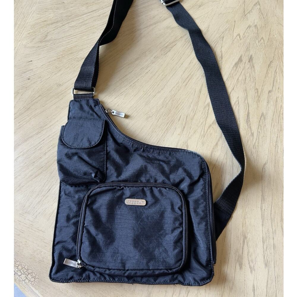 Baggallini Black CrossBody Sling Purse Shoulder Bag Handbag Mint Condition!